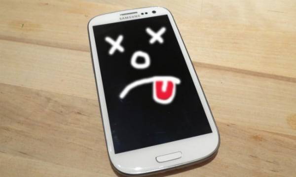 Сенсор на телефоне сам по себе нажимается